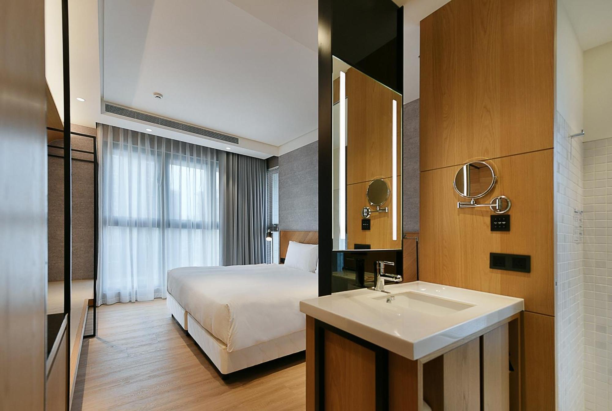 Check Select New Sanchong Hotel Taipei